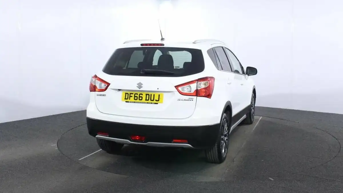 2016-suzuki-s-cross-16-sz-t-cvt-big-6
