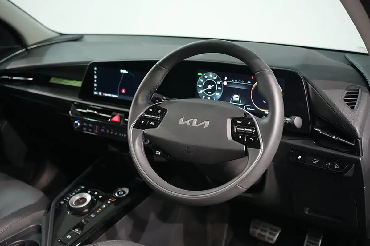 2023-kia-niro-ev-e-4-big-38