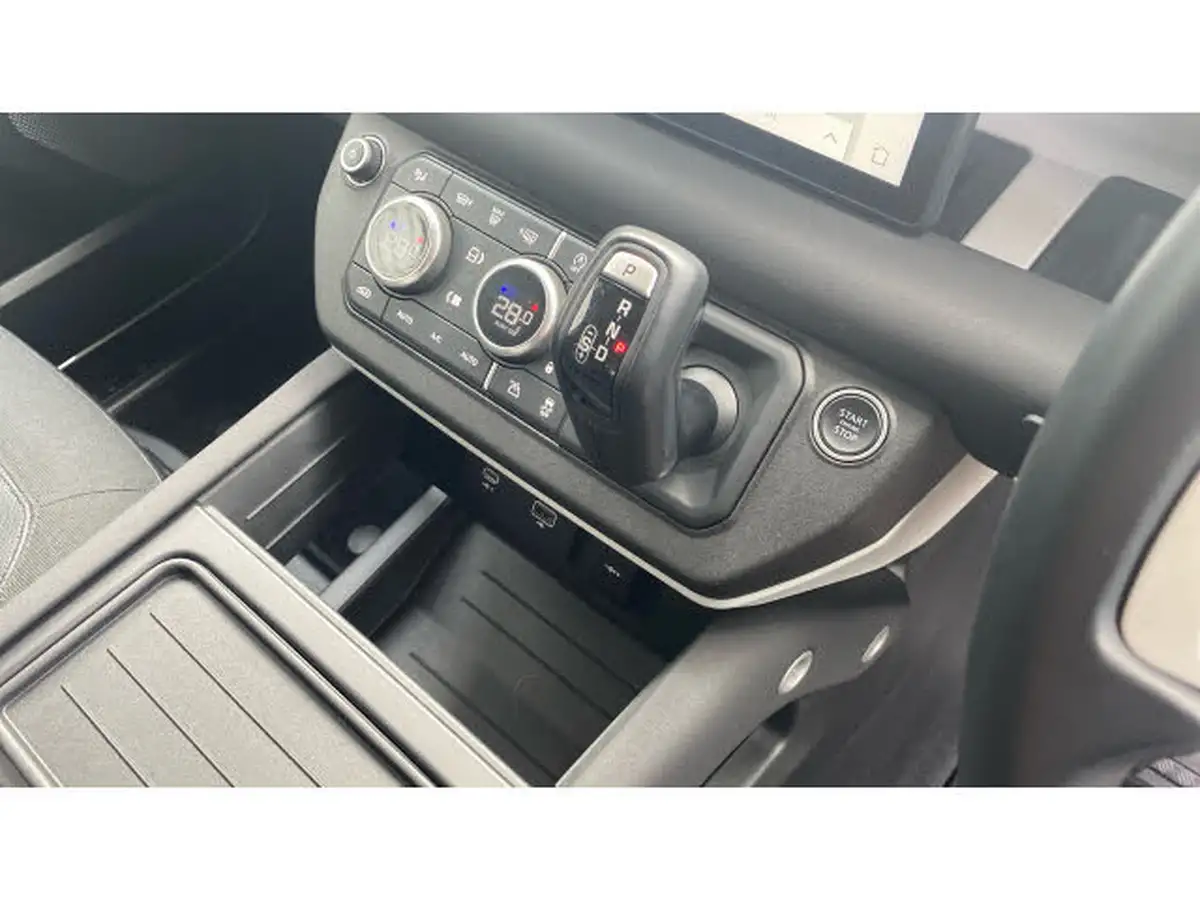 2020-land-rover-110-defender-20-d240-s-110-big-12