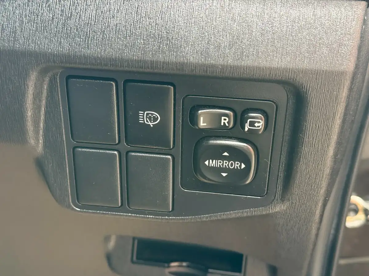 2012-toyota-prius-18-vvt-i-t-spirit-hybrid-leather-1794cc-big-34