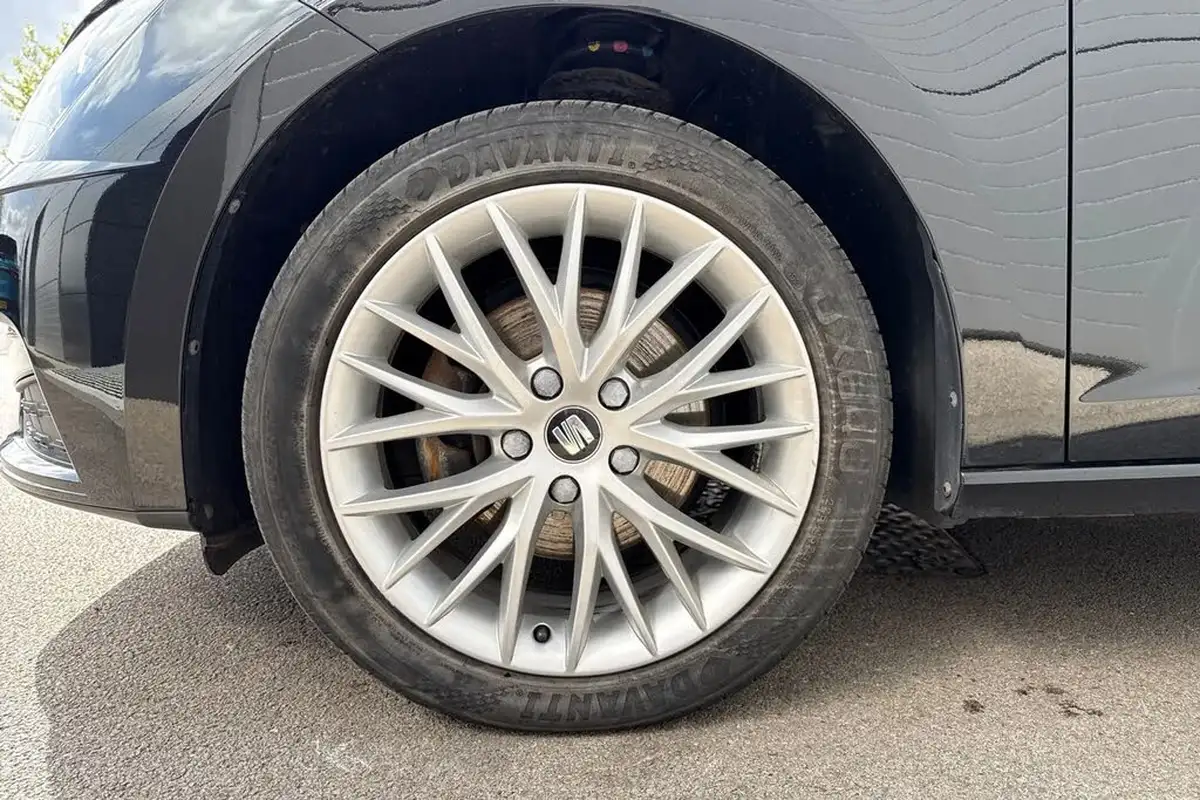 2019-seat-leon-16tdi-se-dynamic-ss-hatchback-big-11