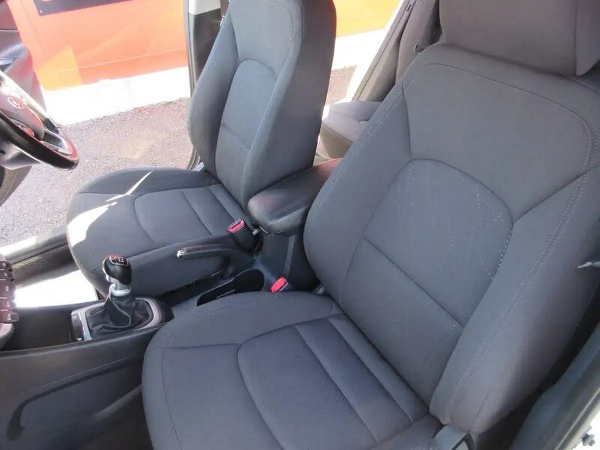 2014-kia-rio-14-3-isg-5d-big-13