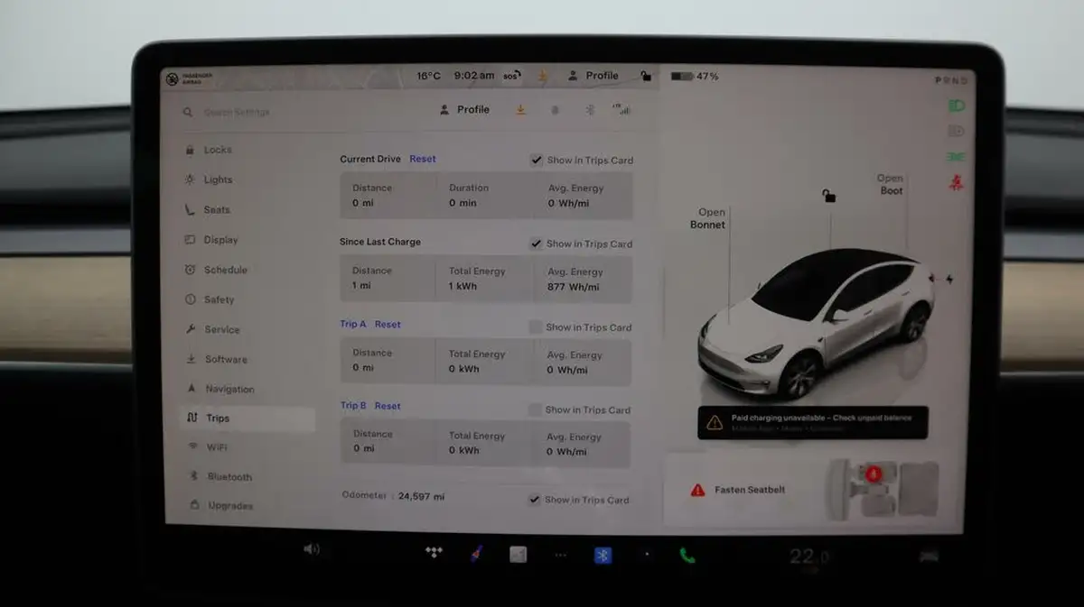 2022-tesla-model-y-e-long-range-big-10