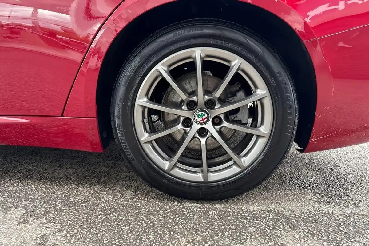 2019-alfa-romeo-giulia-22td-super-big-21