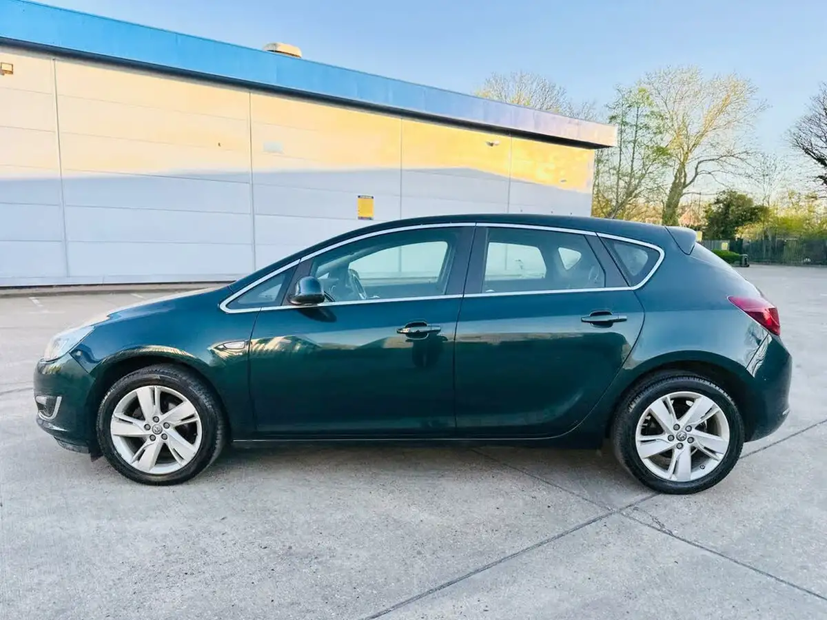 2015-vauxhall-astra-14-sri-vvt-16v-100ps-1398cc-big-8
