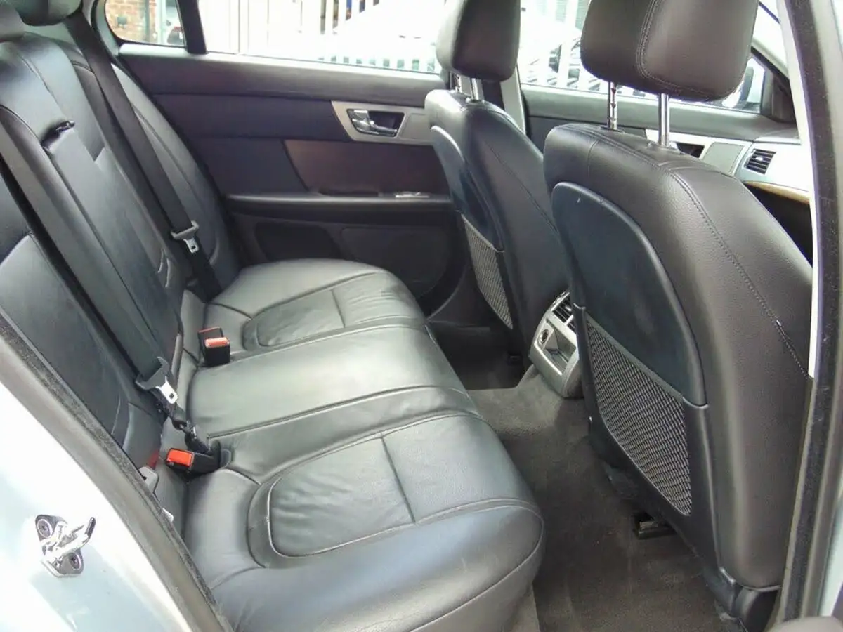 2012-jaguar-xf-22td-luxury-190ps-saloon-4d-auto-big-21