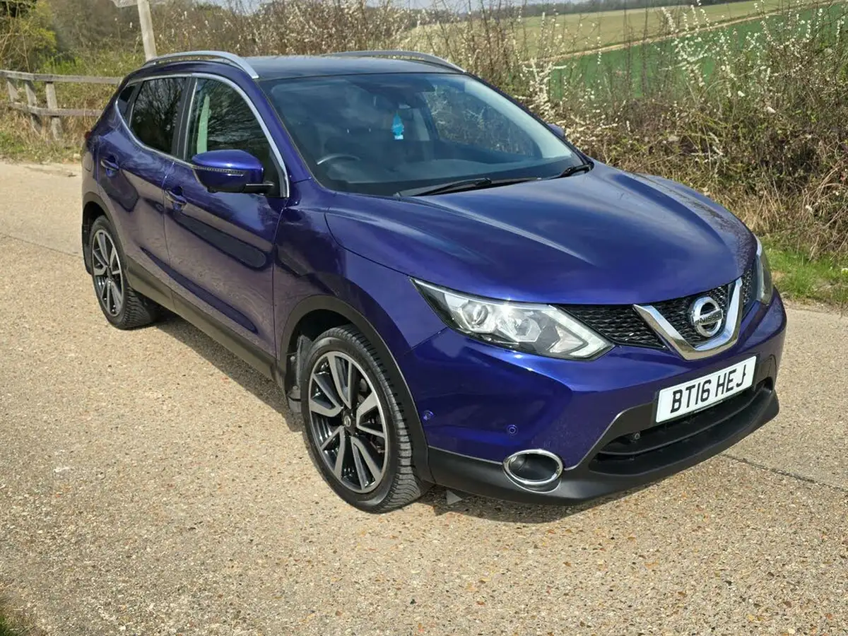 2016-nissan-qashqai-12-dig-t-tekna-big-4