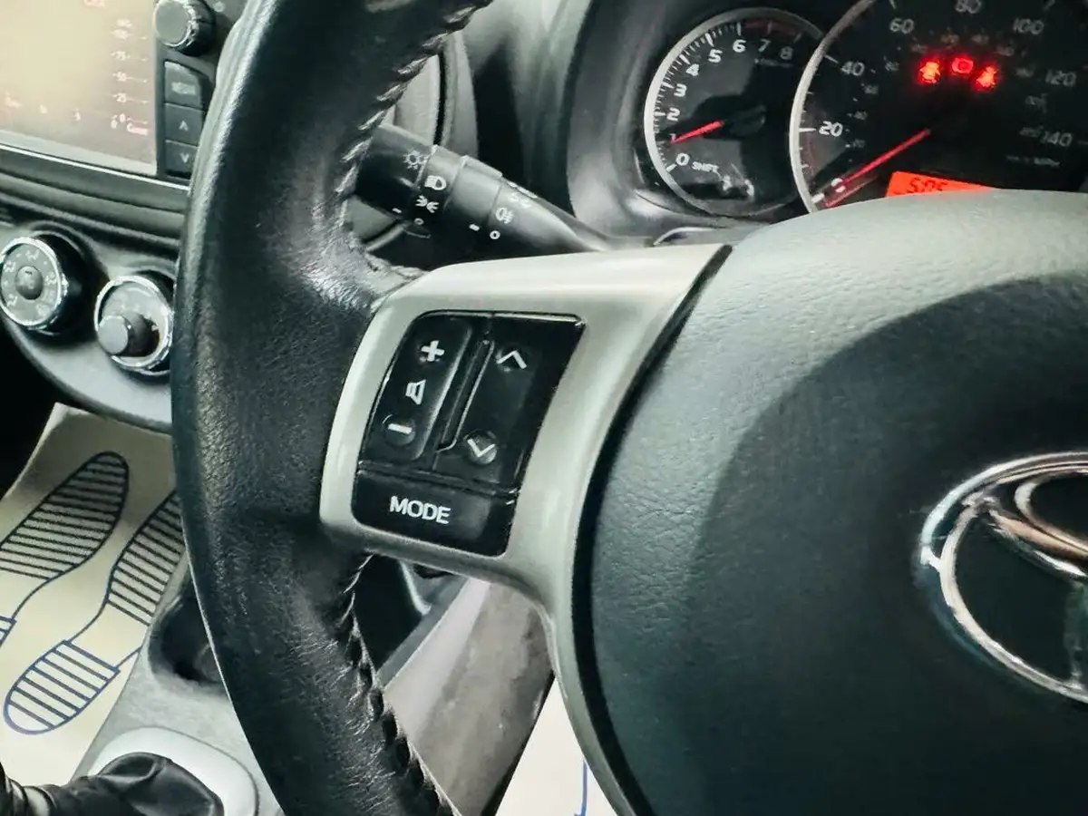 2013-toyota-yaris-133-tr-vvt-i-5d-big-15