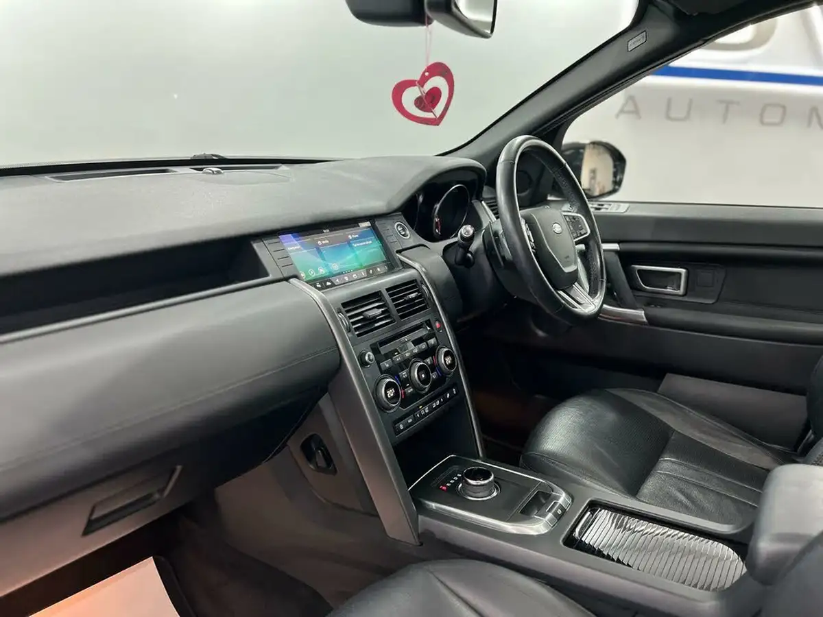 2019-land-rover-discovery-sport-20td4-landmark-big-52