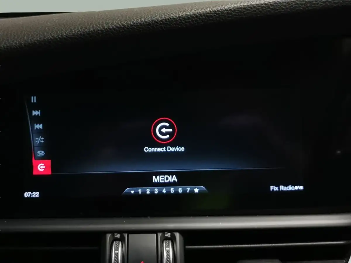 2018-alfa-romeo-giulia-20-veloce-big-18