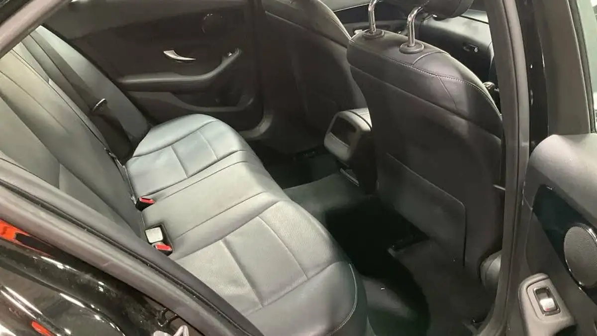 2016-mercedes-benz-c-class-20-c200-se-ss-saloon-4d-big-9