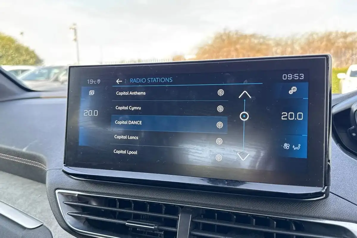 2021-peugeot-3008-suv-12-puretech-gt-big-48