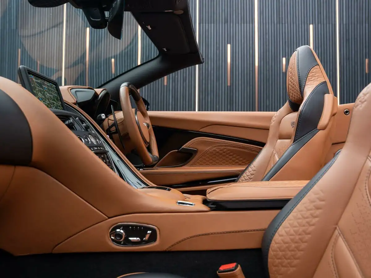 2022-aston-martin-dbs-52-v12-superleggera-volante-big-27