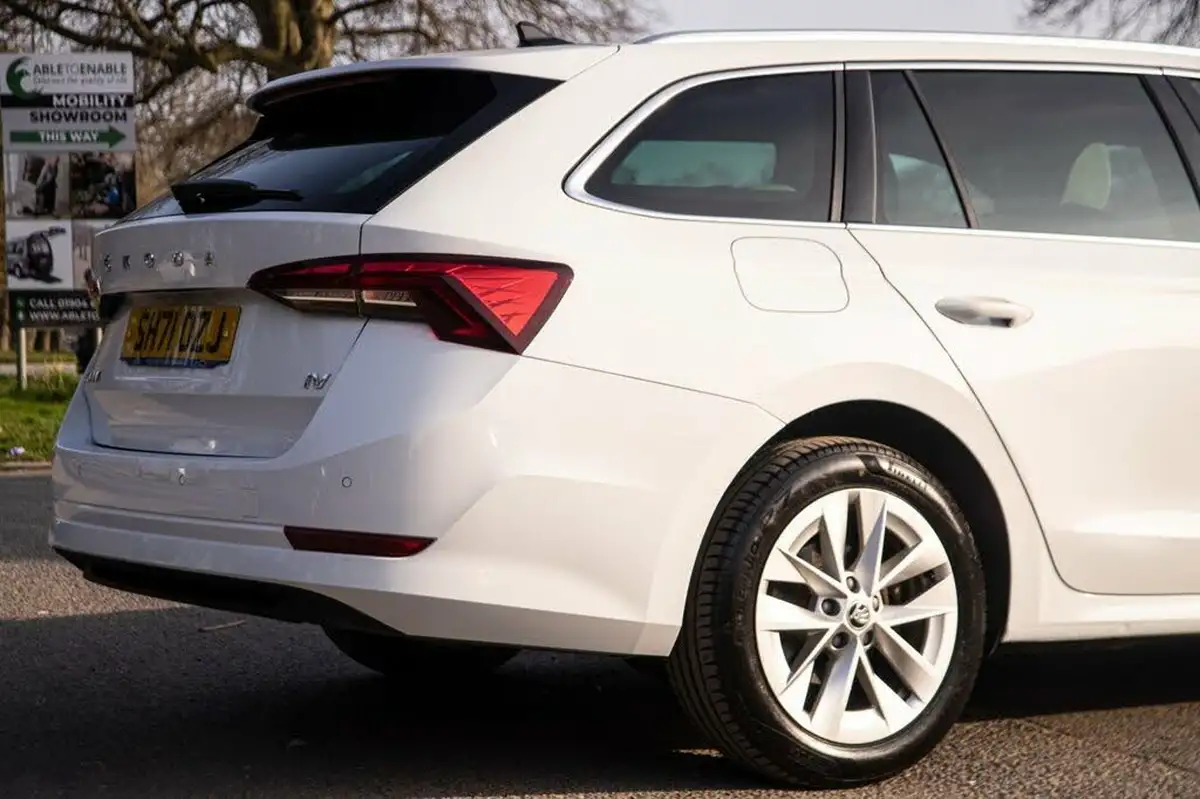 2022-skoda-octavia-14-tsi-se-l-estate-big-44