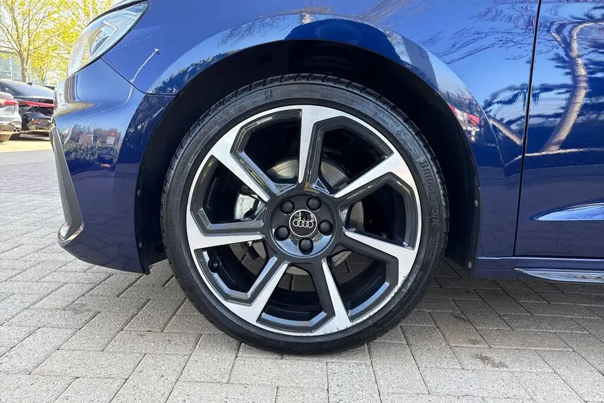 2024-audi-a1-10-30-tfsi-black-edition-116ps-big-9