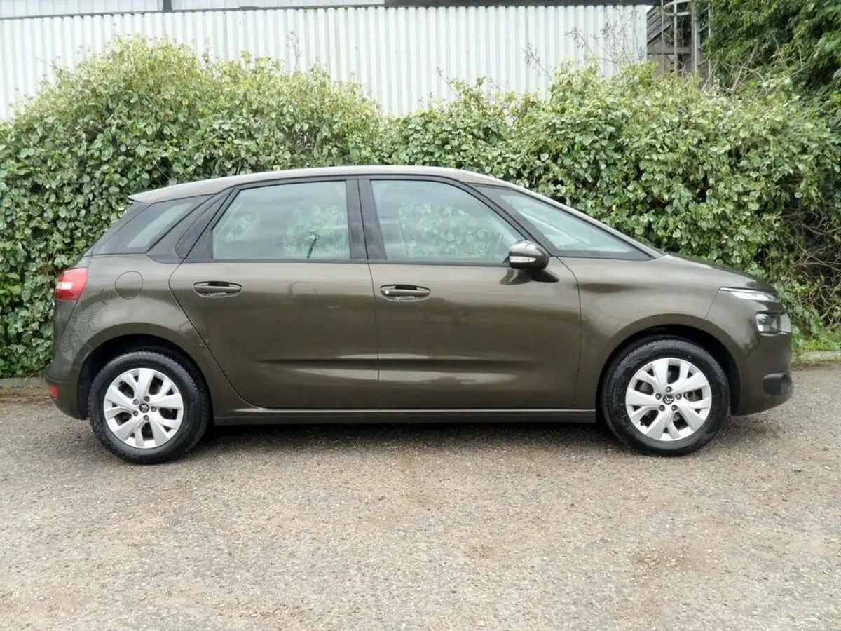 2015-citroen-c4-picasso-16e-hdi-vtr-115ps-big-3