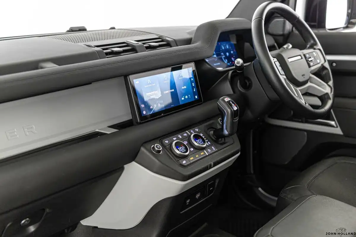 2021-land-rover-90-defender-30-d250-first-edition-big-26