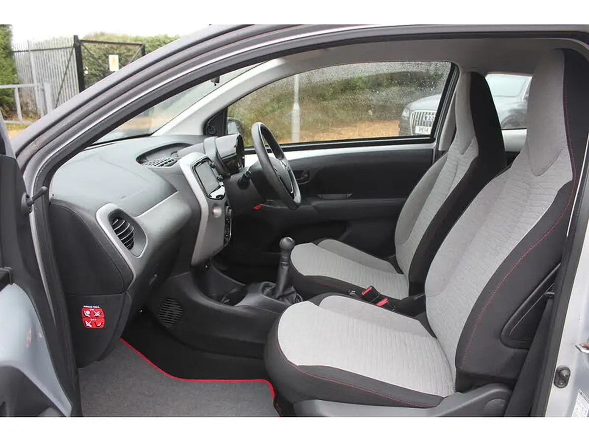 2017-citroen-c1-12-puretech-furio-big-11