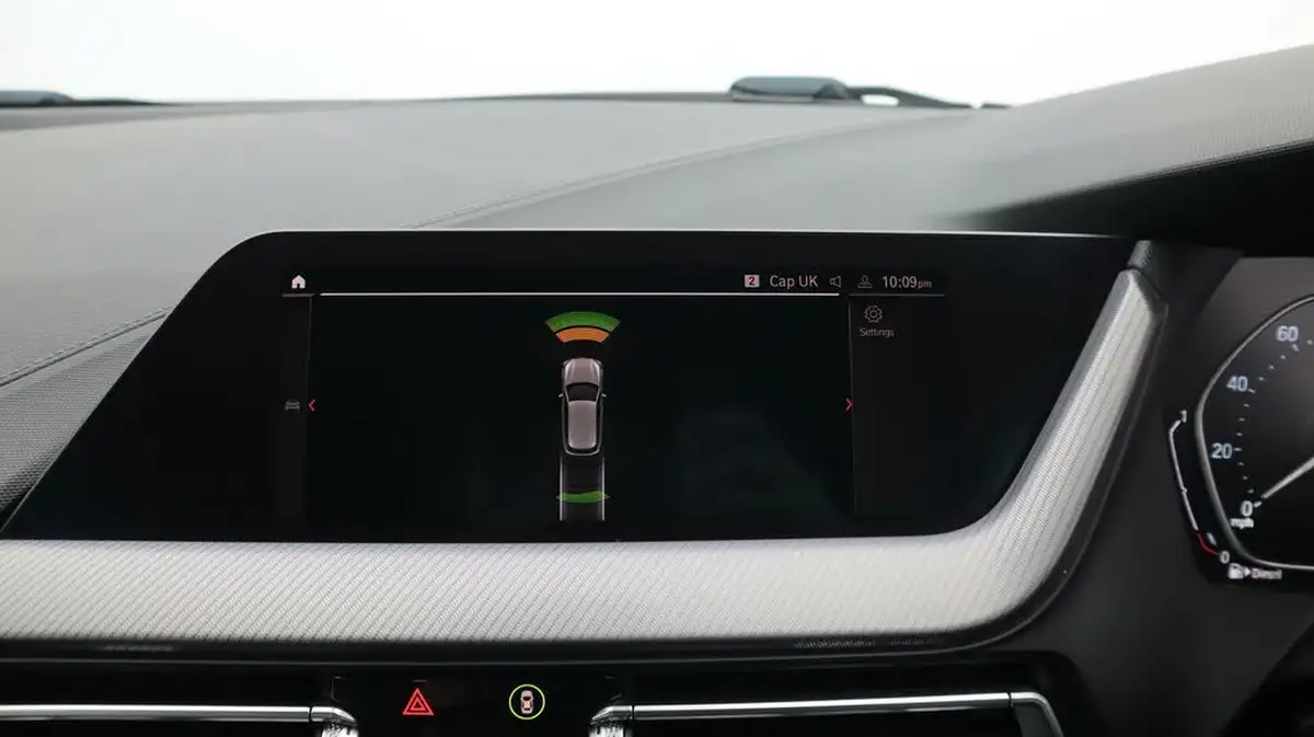 2020-bmw-1-series-20td-118d-m-sport-big-24