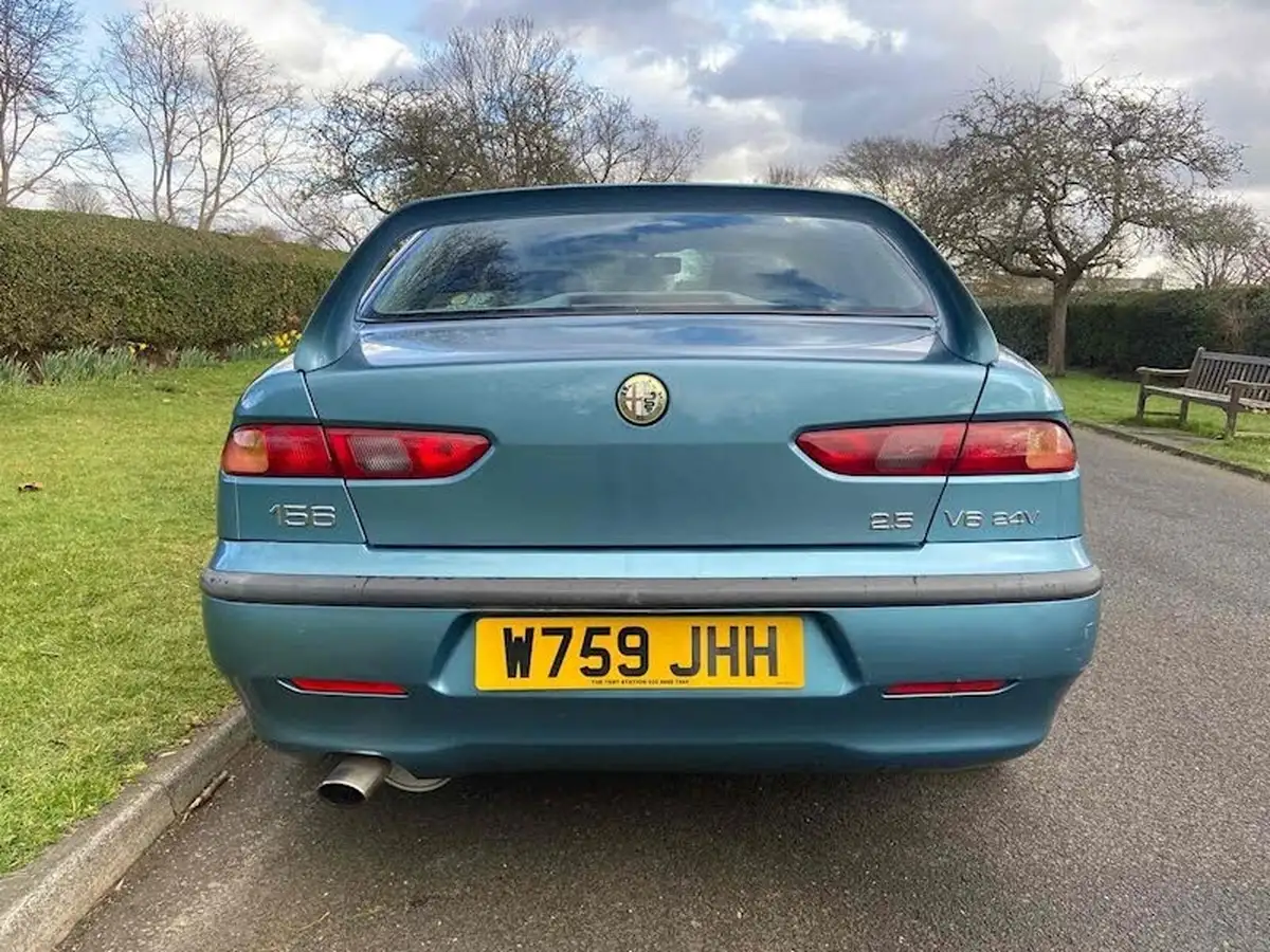 2000-alfa-romeo-156-25-v6-24v-big-5