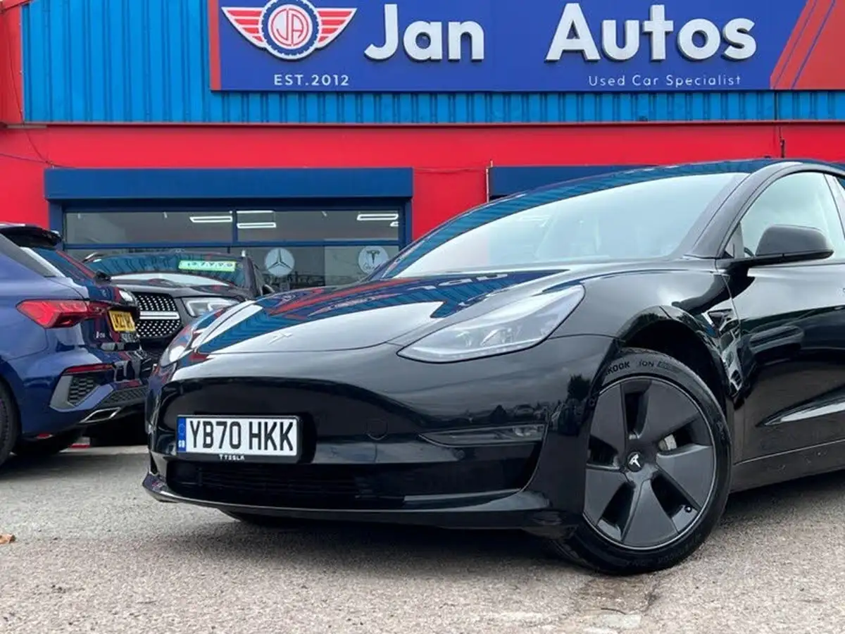 2020-tesla-model-3-e-long-range-big-26