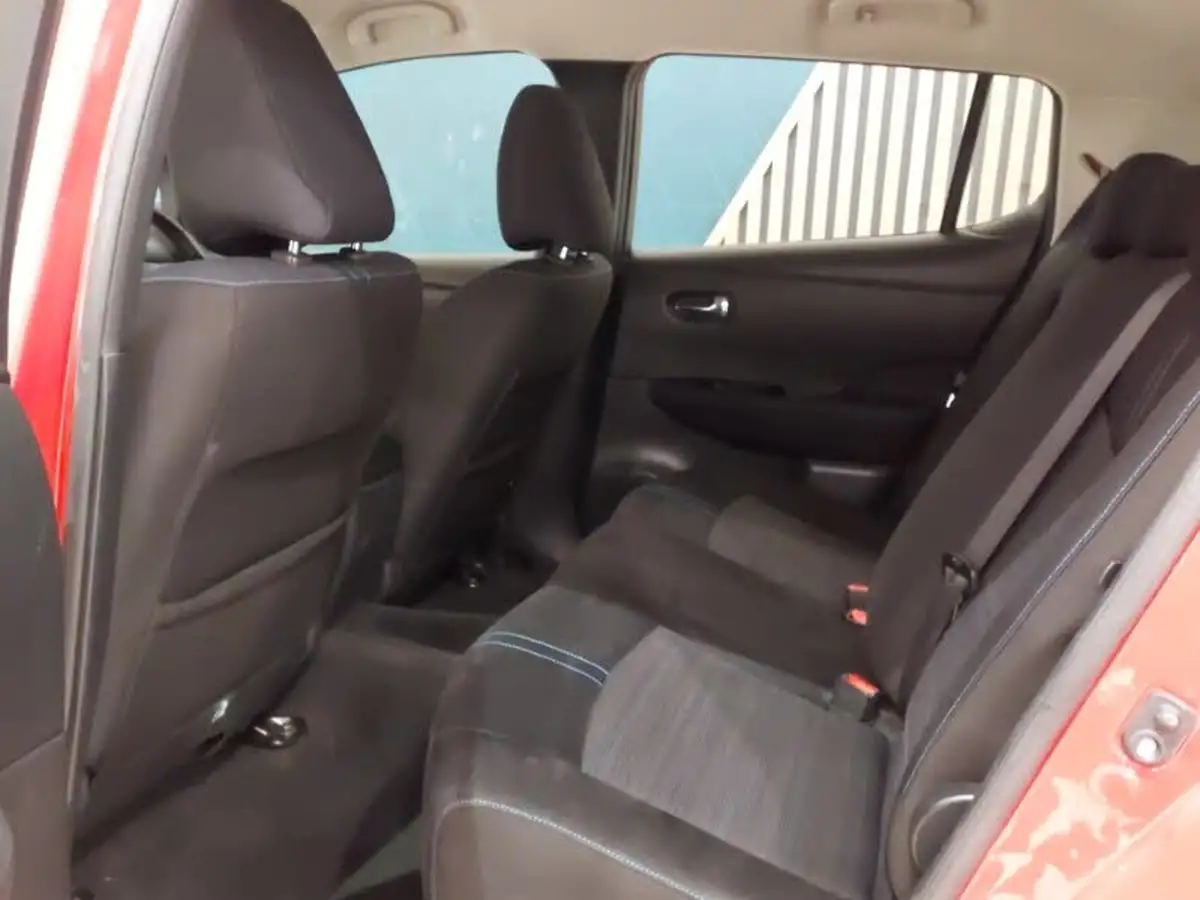 2018-nissan-leaf-e-acenta-110kw-big-5