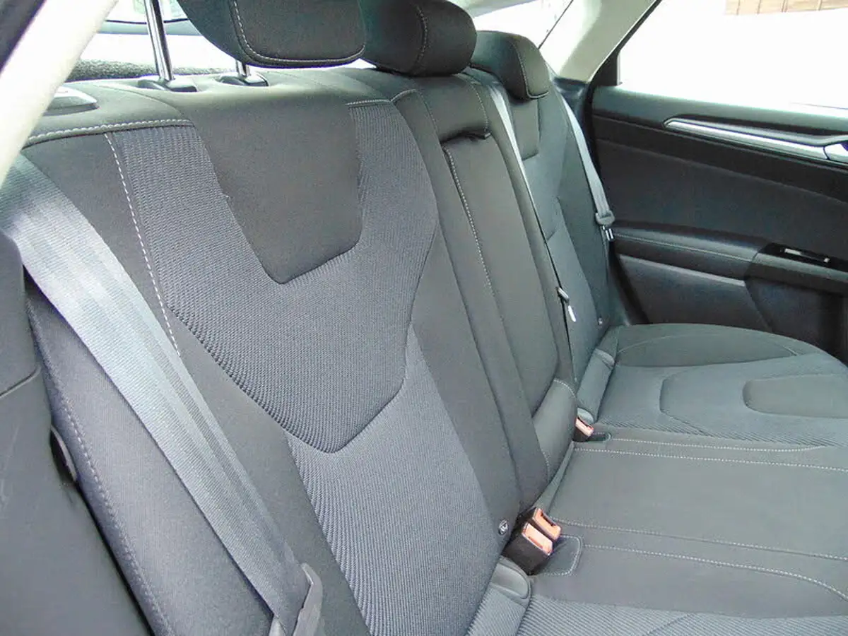 2016-ford-mondeo-20tdci-titanium-150ps-hatchback-big-14