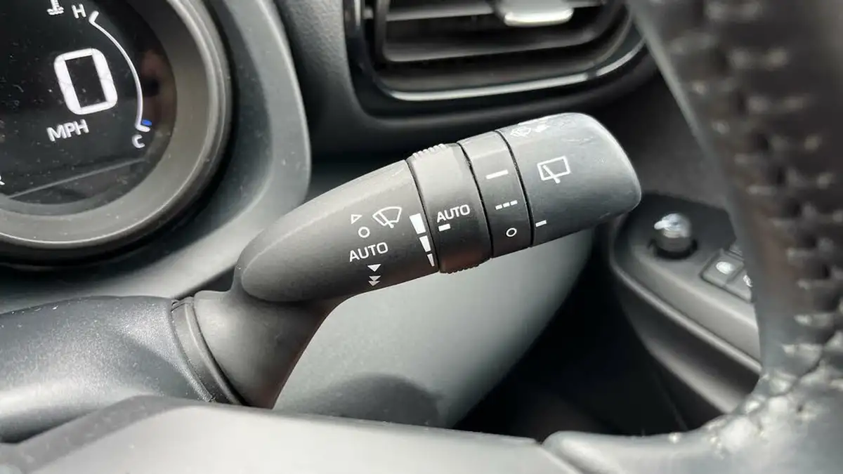 2022-toyota-yaris-15-vvt-i-design-big-47