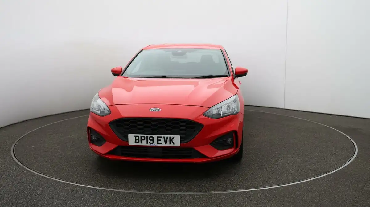 2019-ford-focus-10t-st-line-hatchback-big-29
