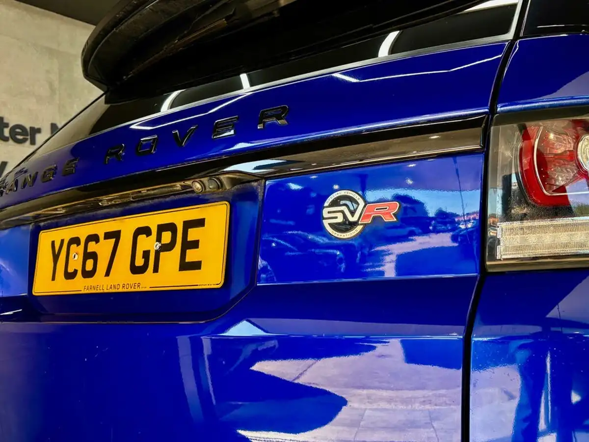 2017-land-rover-range-rover-sport-50-v8-svr-big-39