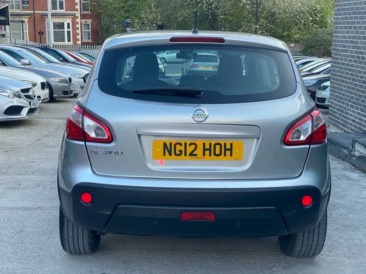 2012-nissan-qashqai-16-acenta-big-5