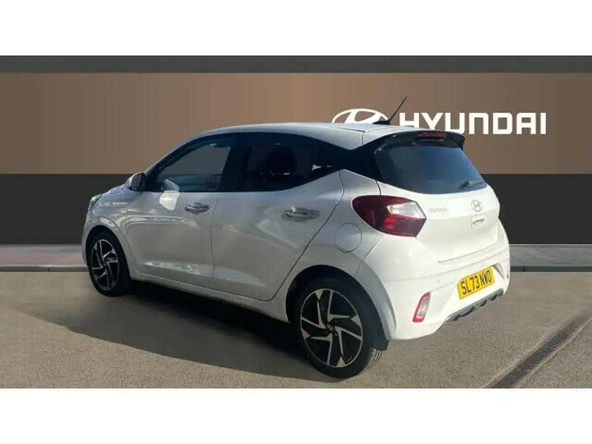 2023-hyundai-i10-12-premium-big-1