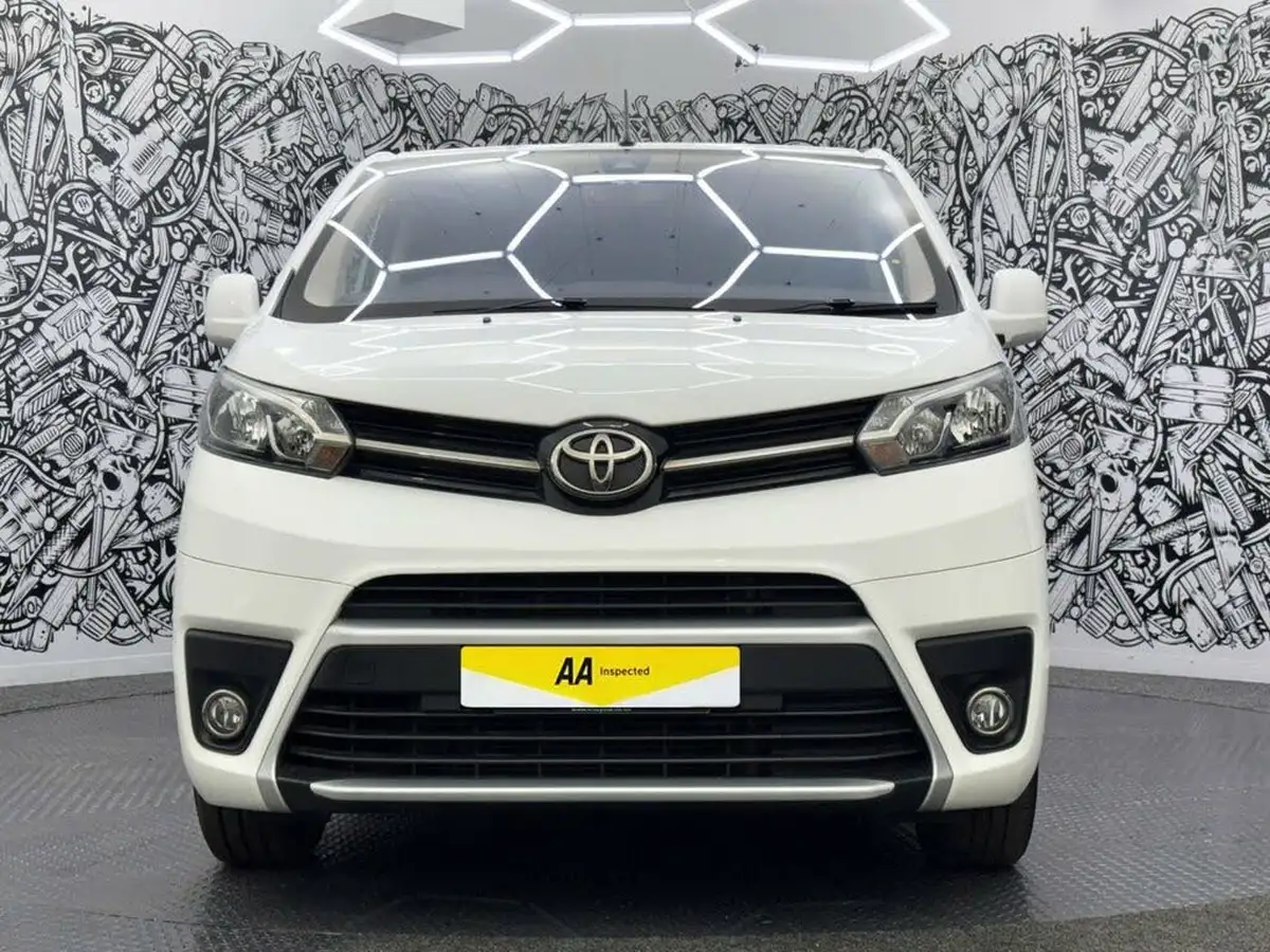 2021-toyota-proace-verso-15d-shuttle-l1-big-2