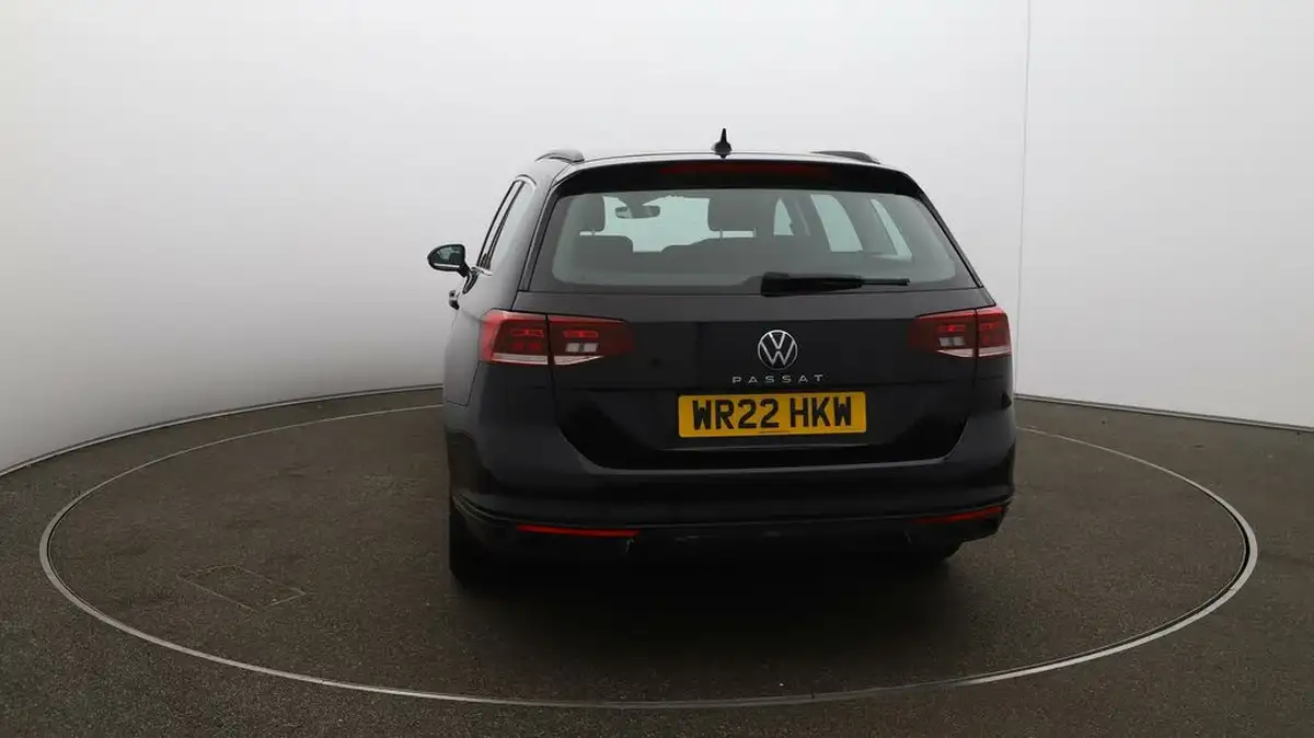2022-volkswagen-passat-20tdi-se-nav-150ps-estate-5d-dsg-big-6