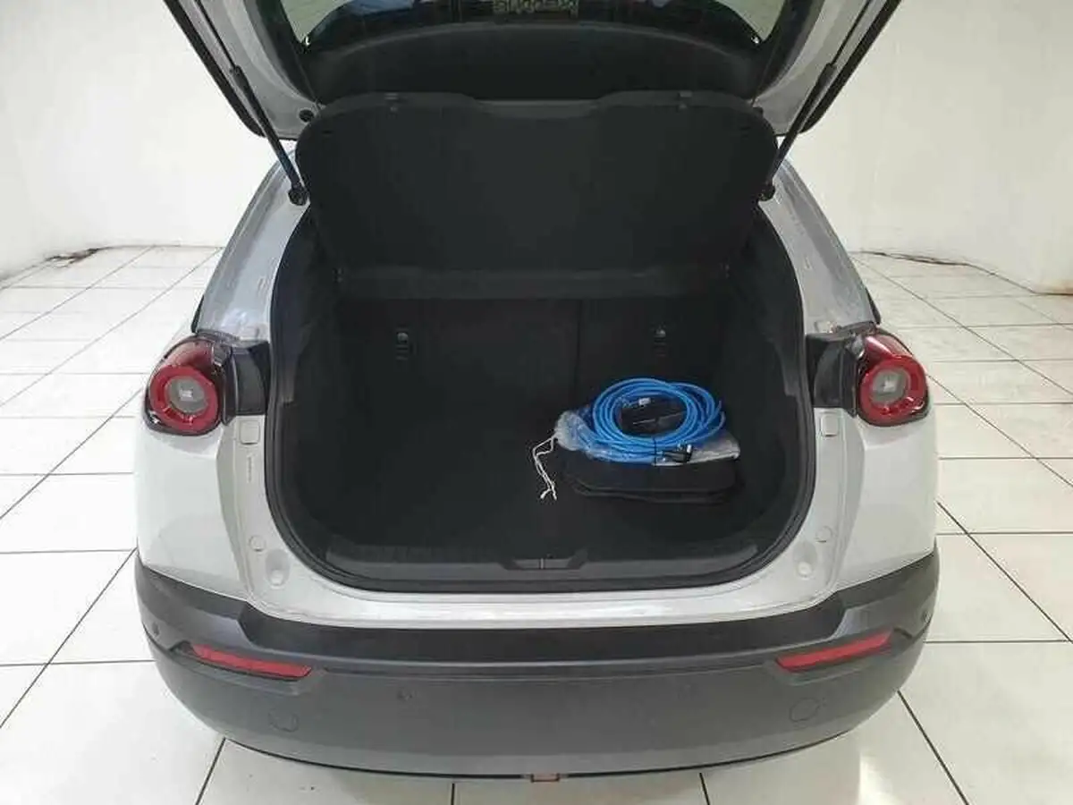 2021-mazda-mx-30-e-sport-lux-big-6