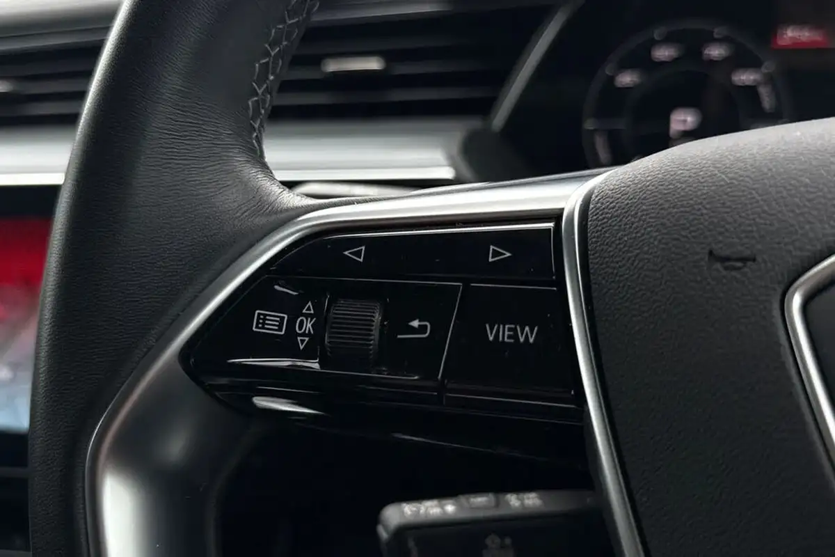 2023-audi-q8-e-tron-55e-sport-suv-big-34