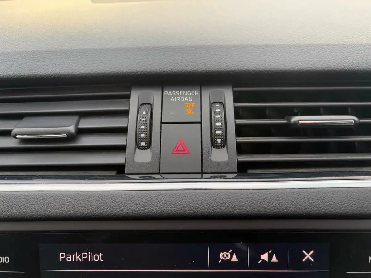2019-skoda-octavia-16tdi-se-technology-estate-big-31