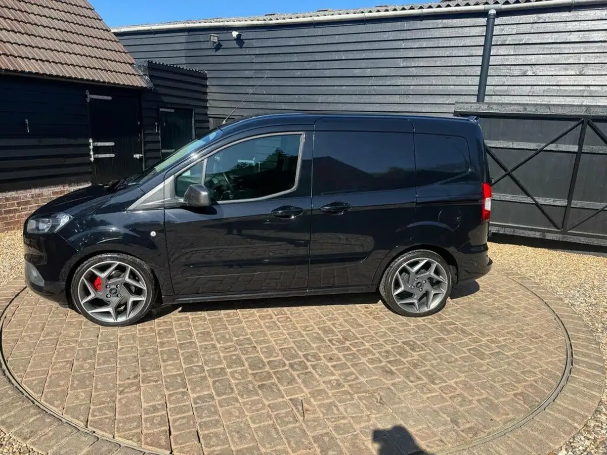 2023-ford-transit-courier-15tdci-sport-big-7