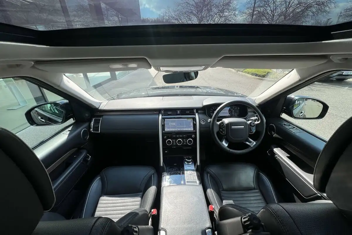 2019-land-rover-discovery-30-sd6-hse-luxury-big-2