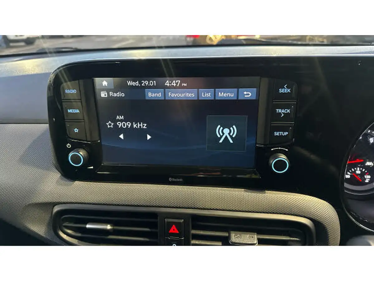 2022-hyundai-i10-12-se-connect-big-32