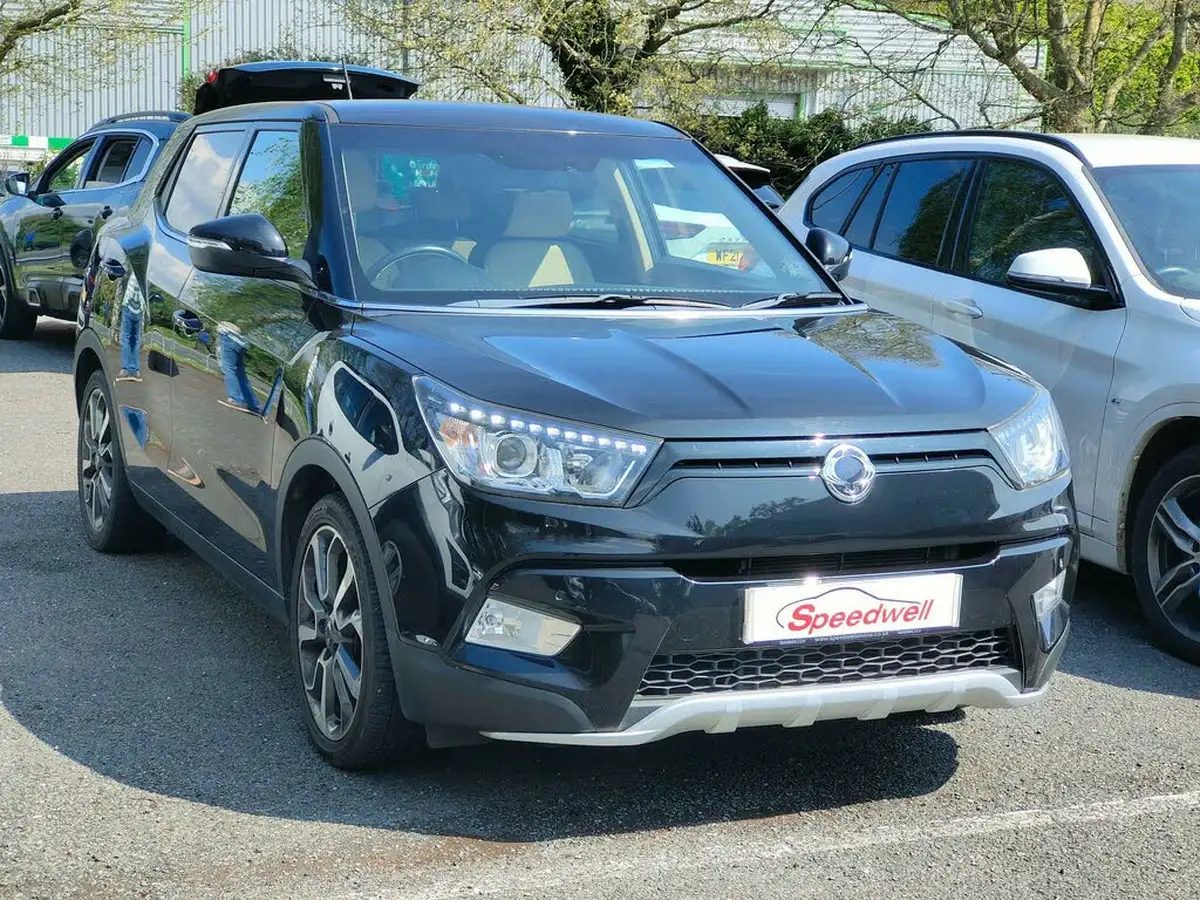 2016-kgm-ssangyong-tivoli-16-elx-big-0