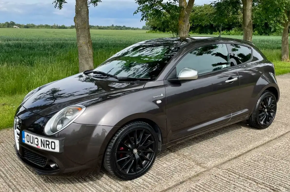 2013-alfa-romeo-mito-09-sportiva-875-tb-105bhp-big-10