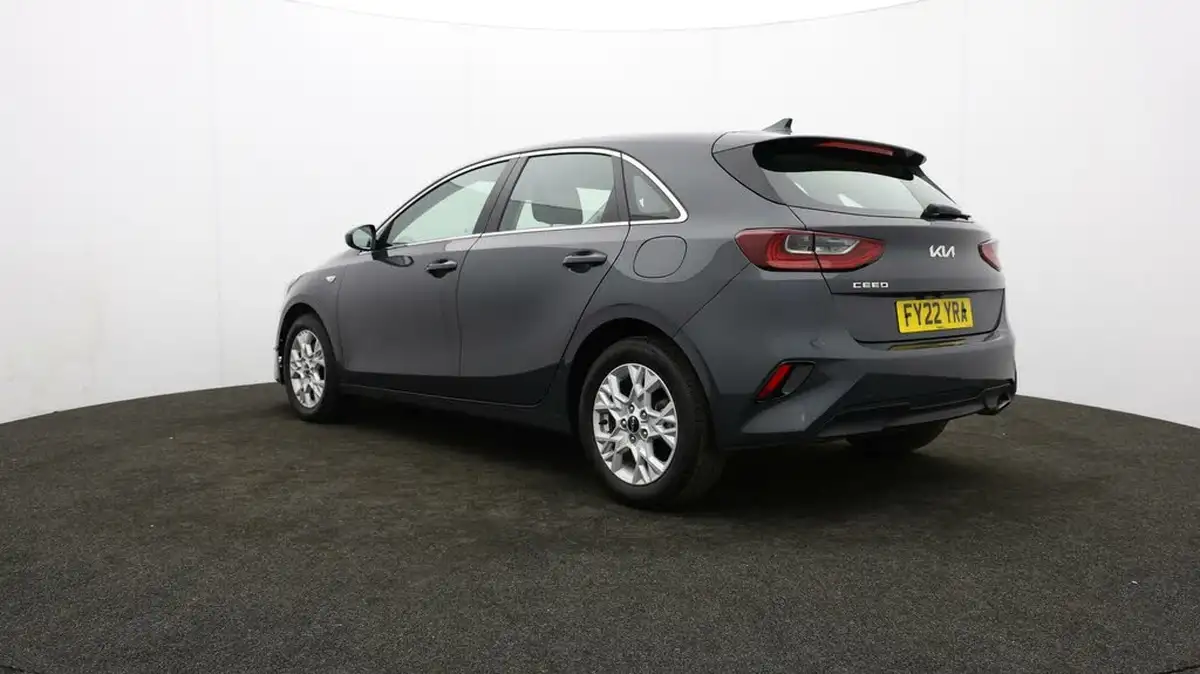 2021-kia-ceed-10-t-gdi-2-hatchback-big-4