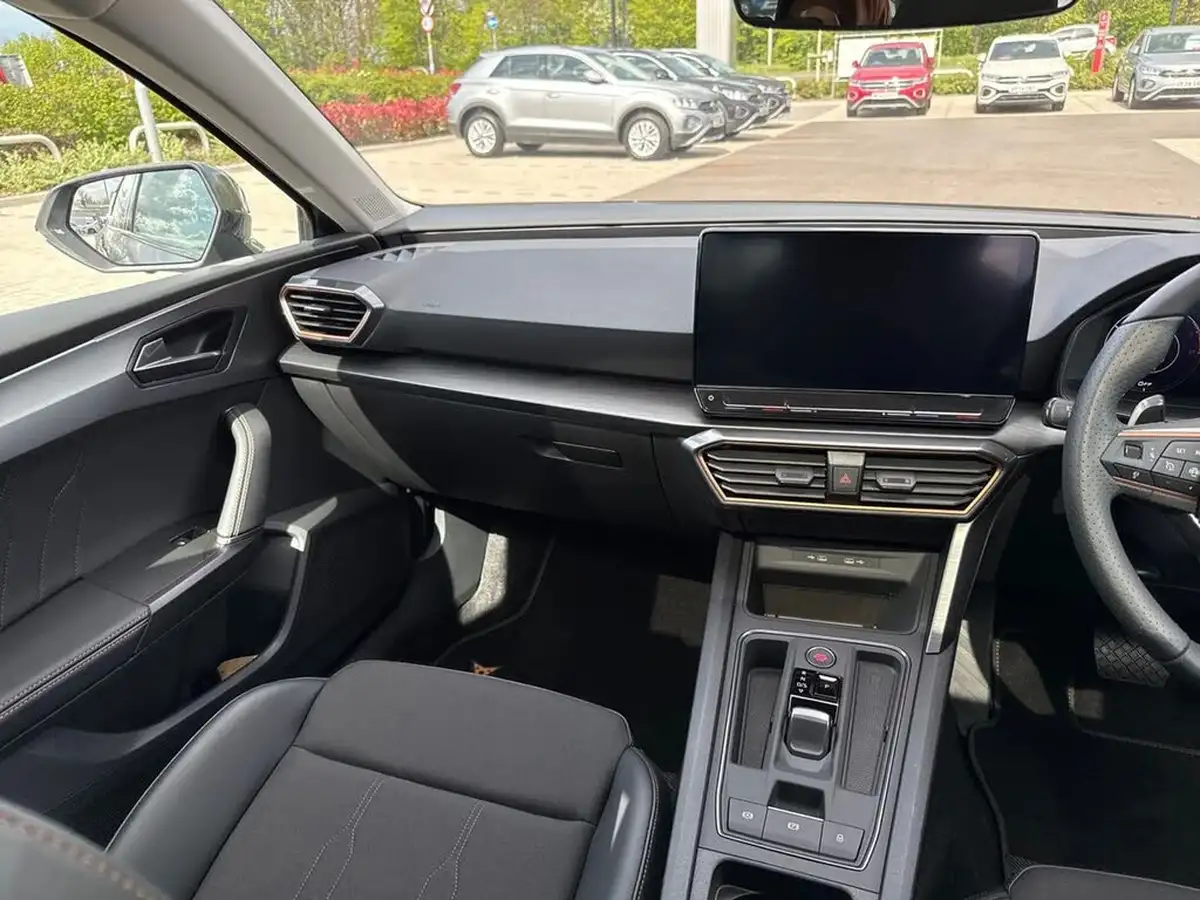 2024-cupra-leon-nf-15-etsi-v1-design-edition-hatchback-big-14