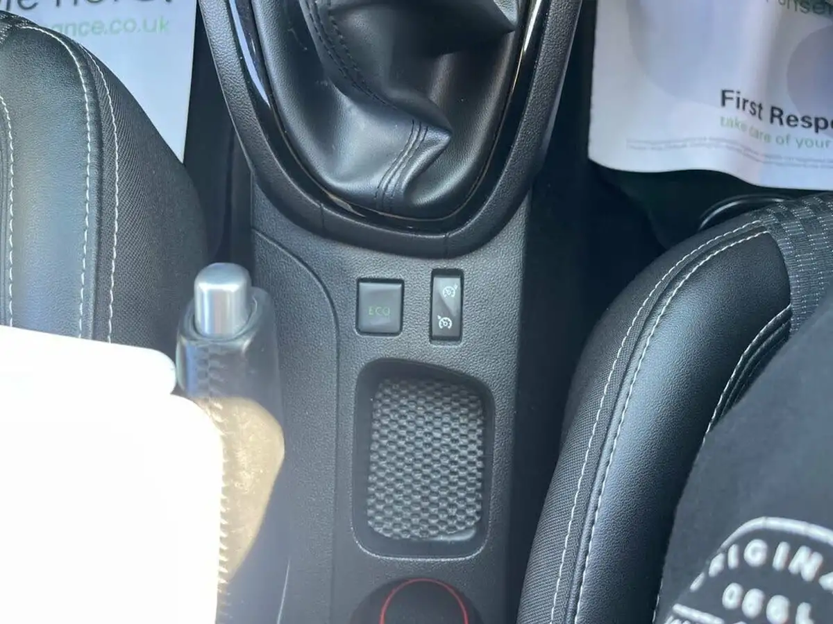 2017-renault-clio-15dci-dynamique-s-nav-90bhp-big-16