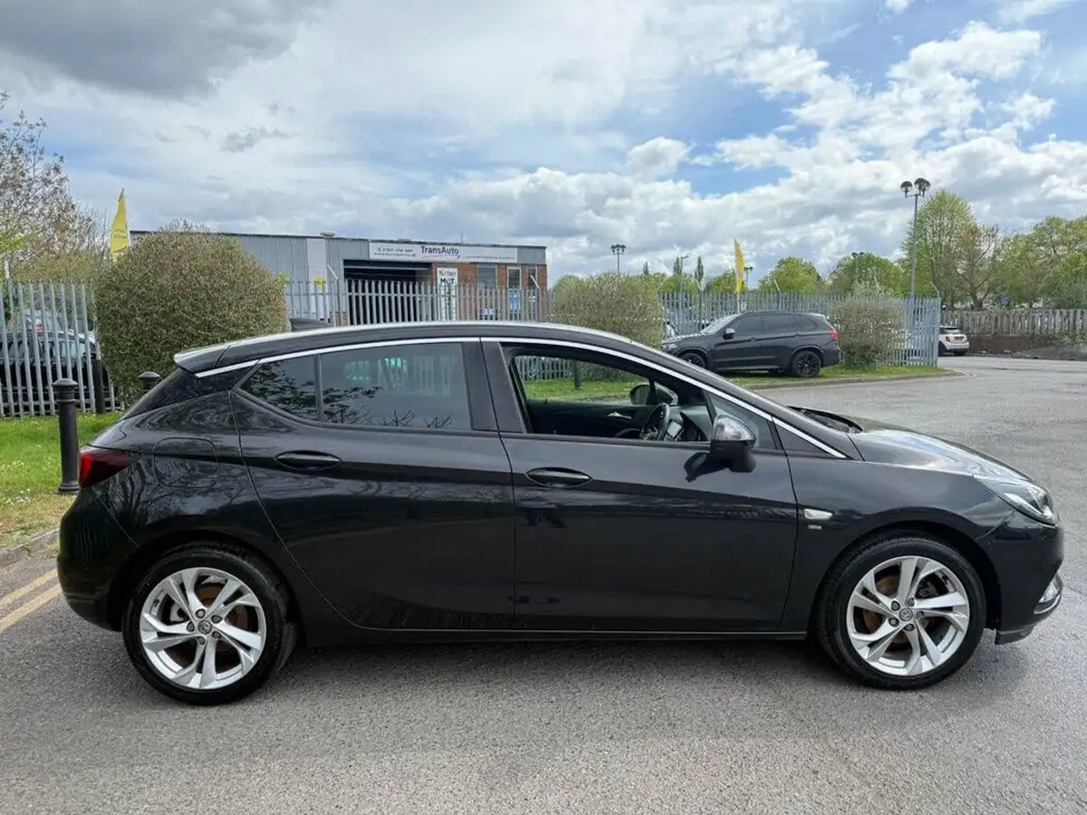 2016-vauxhall-astra-10i-turbo-sri-nav-hatchback-big-14