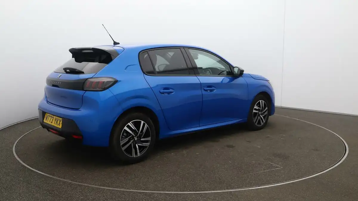 2023-peugeot-208-12-puretech-allure-premium-100ps-eat8-big-52