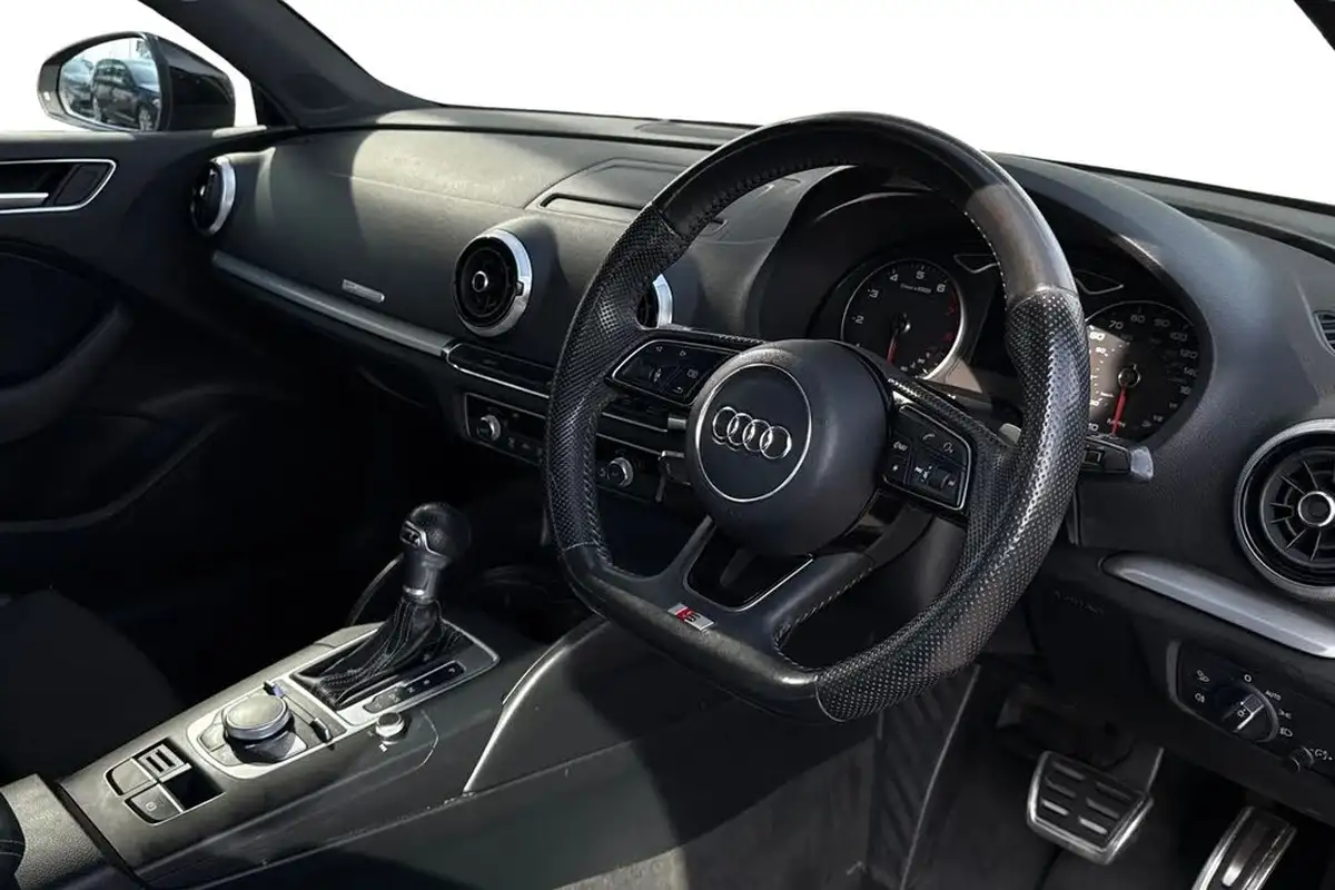 2017-audi-a3-15-tfsi-s-line-saloon-4d-tronic-big-12