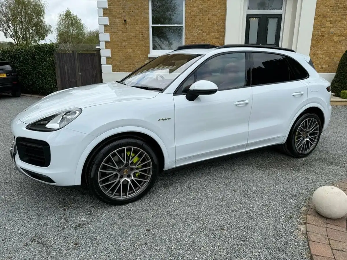2023-porsche-cayenne-30-v6-e-hybrid-platinum-edition-462ps-station-wagon-big-12