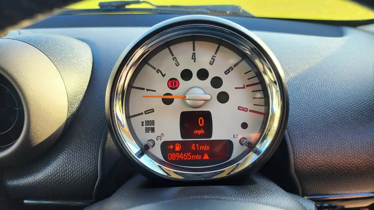 2012-mini-countryman-16-cooper-pepper-big-21